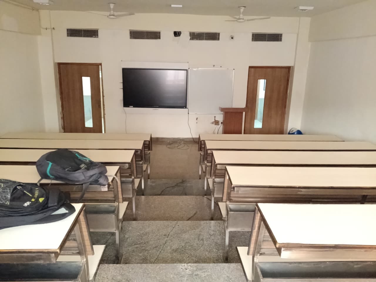 K.R. Mangalam University Gurugram Academic Building photo 26